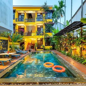 Hotel Riverside Oasis