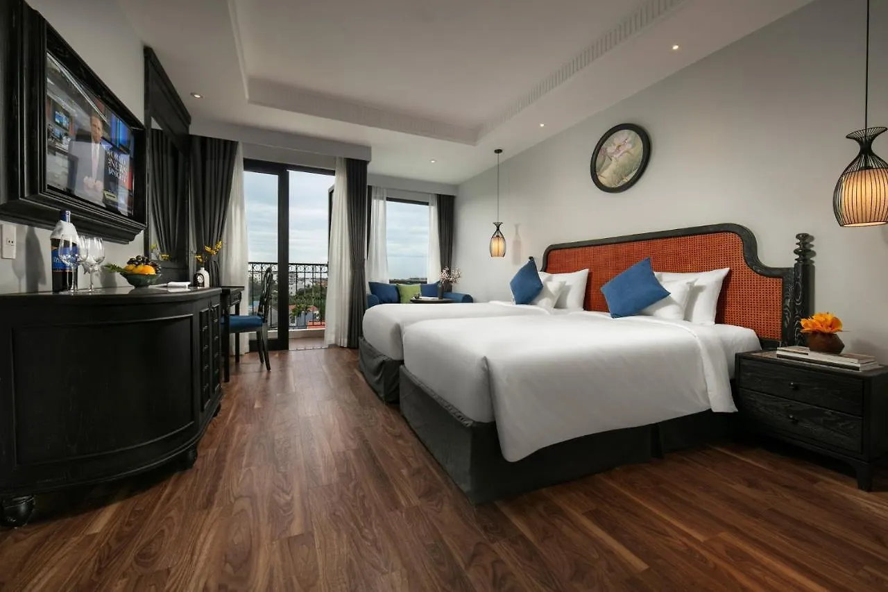 Hotel Shining Riverside Hoi An Boutique & Spa